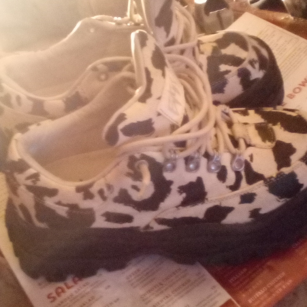 Sneakers size 8.5us.w never been worn they are Eytys shoes